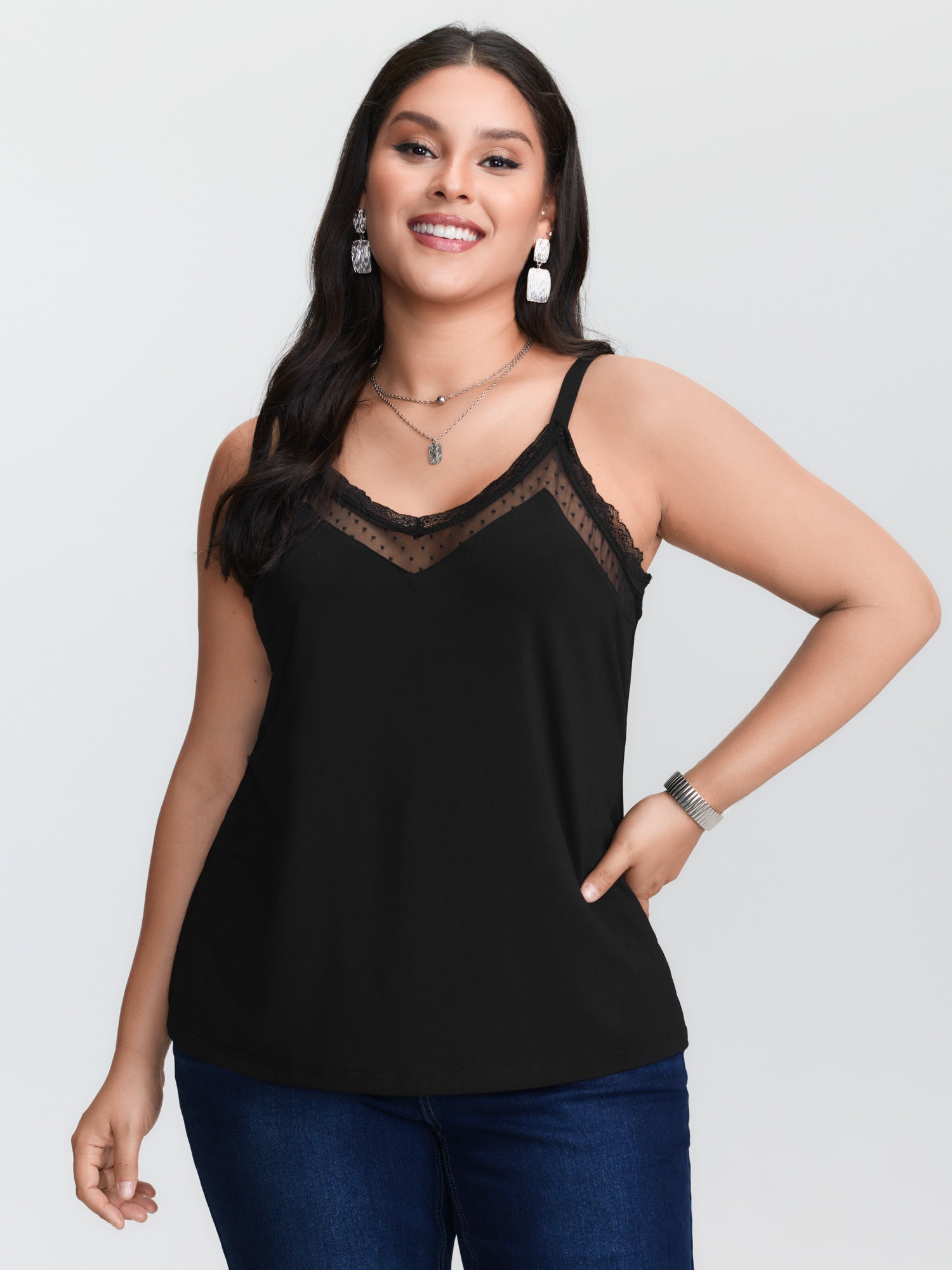 Cami Top Lace - بلوزة داخلية سوداء محبوكة بمقاسات كبيرة،