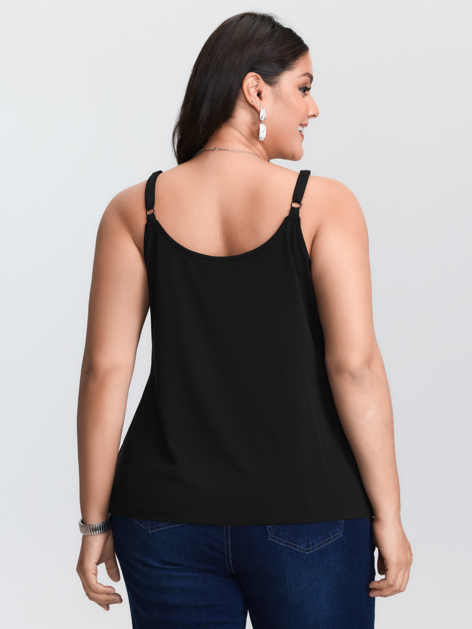 بلوزة داخلية سوداء محبوكة بمقا - مراجعة Cami Top Lace وسعره